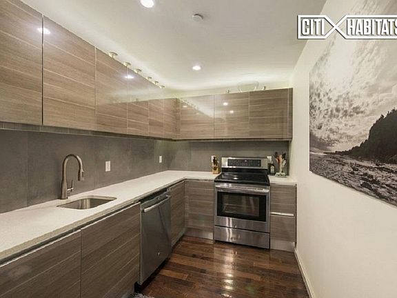 5th image of 230 Wythe Ave APT 2L