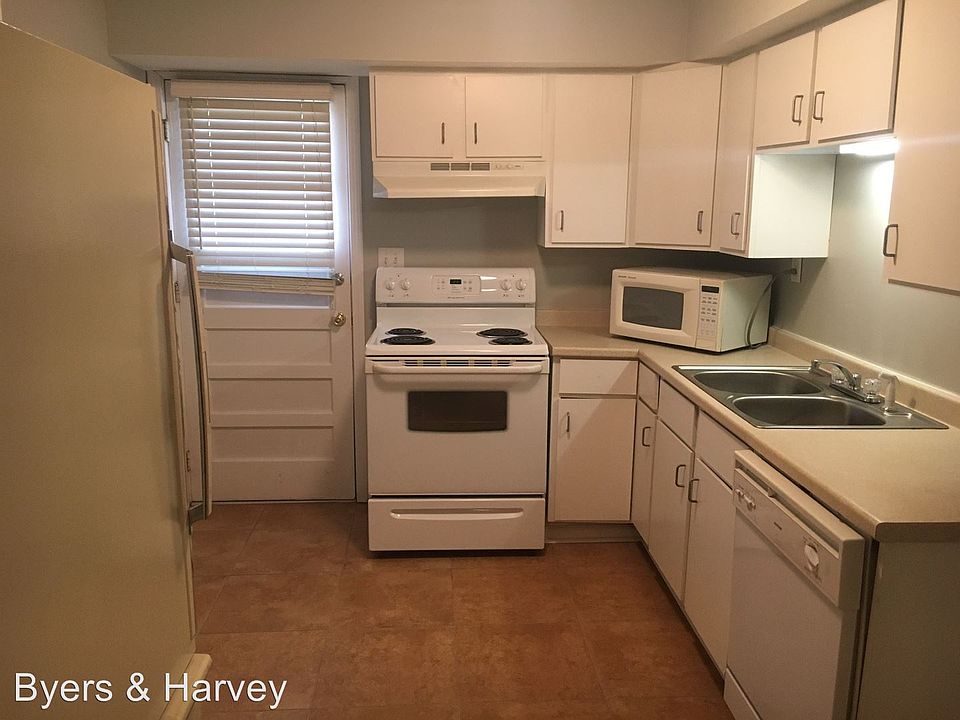 1st image of 1860 Memorial Dr APT C