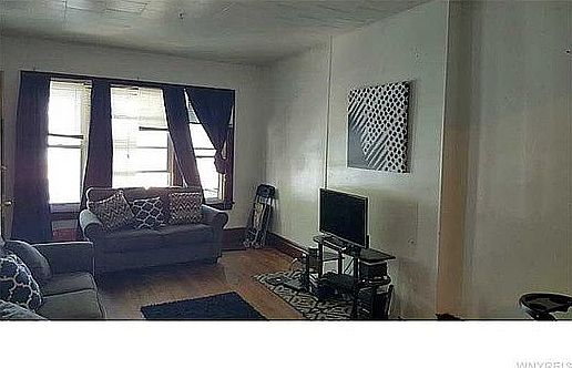 3rd image of 825 Columbus Pkwy