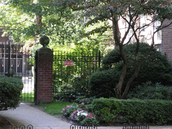 24 Mulford Place #6C, Hempstead, NY 11550