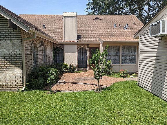 3rd image of 3805 Tolmas Dr