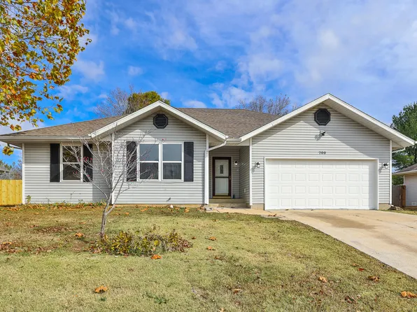 700 S Sunmeadow Drive, Strafford, MO 65757