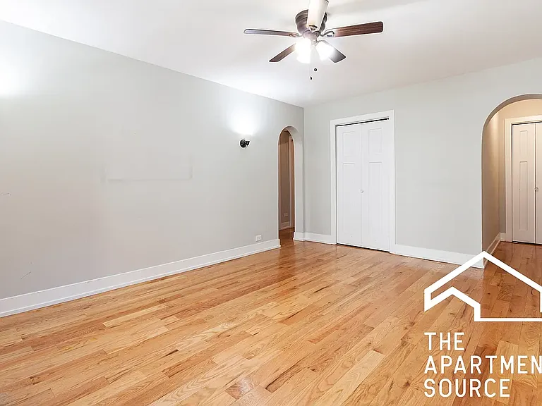 437 W Roscoe St #1 — Photo 6