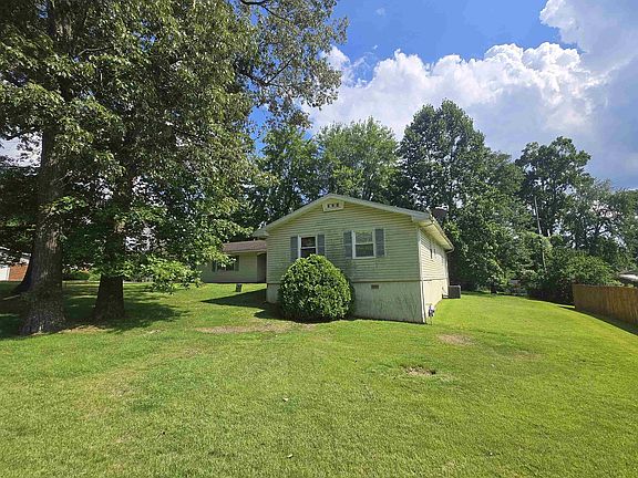 3rd image of 1027 Bradford St