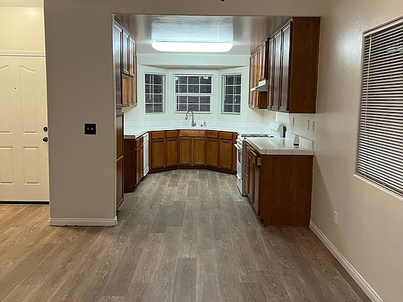 Dining/Kitchen