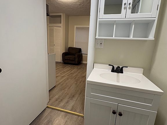 4th image of 110 Perkins St #10