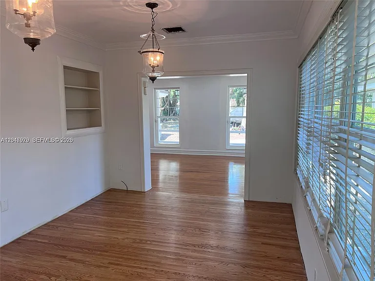 1452 Urbino Ave — Photo 8