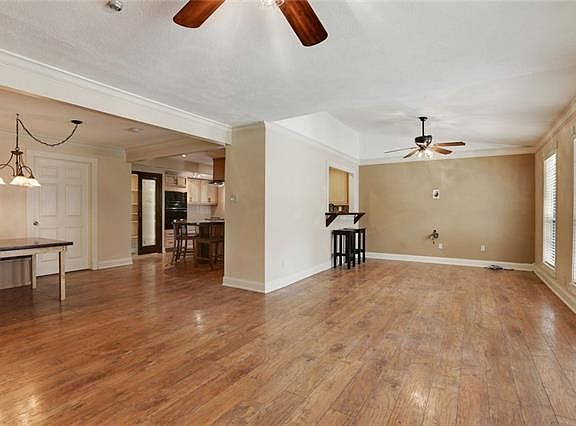 3rd image of 732 Wiegand Dr
