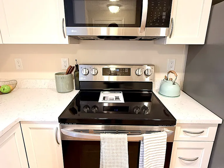 Norwest Dr — Photo 6