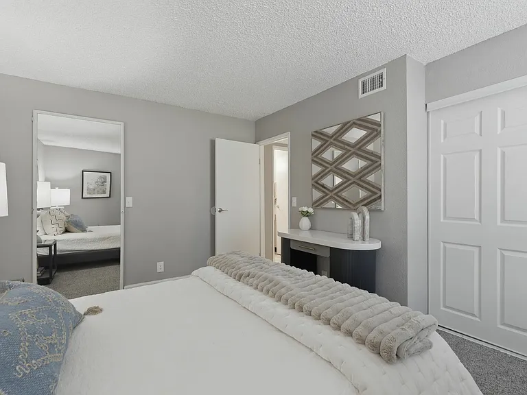 The Darby — Photo 11