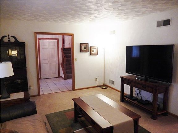 4th image of 946 Jamell Dr