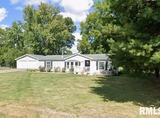 307 Smith St, Loami, IL 62661