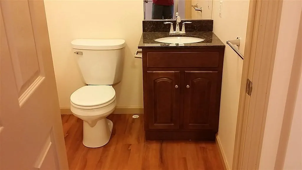 2 bed, 800 sqft, $995 — Photo 3