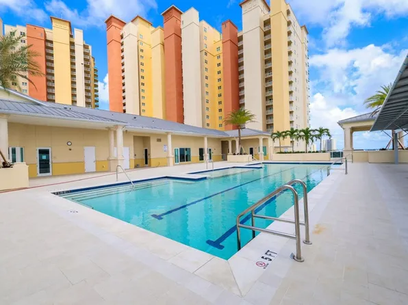 2650 Lake Shore Dr, Riviera Beach, FL