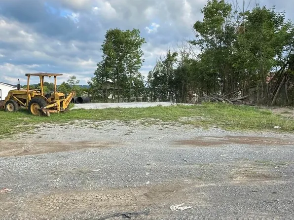 9149 S Seneca Trl #B, Ronceverte, WV 24970