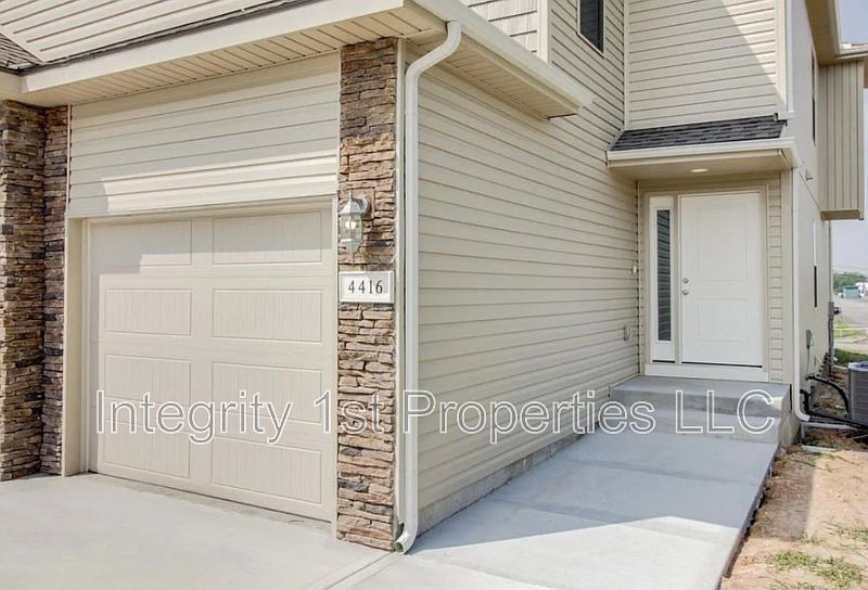 1st image of 10501 Clubhouse Dr
