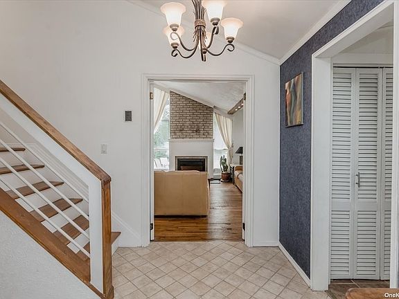 5th image of 6 Elderwood Ln