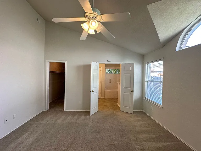 4700 Sydney Harbour Ct — Photo 21