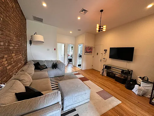 Rented by Massada Home Sales Inc | media 4