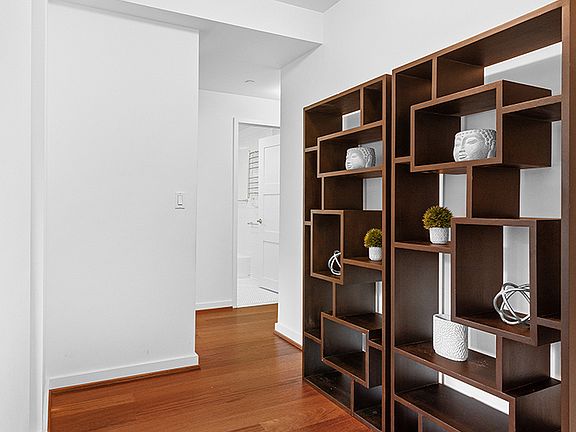 5th image of 425 5th Ave APT 19E