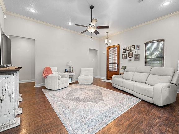5th image of 129 Landry Dr