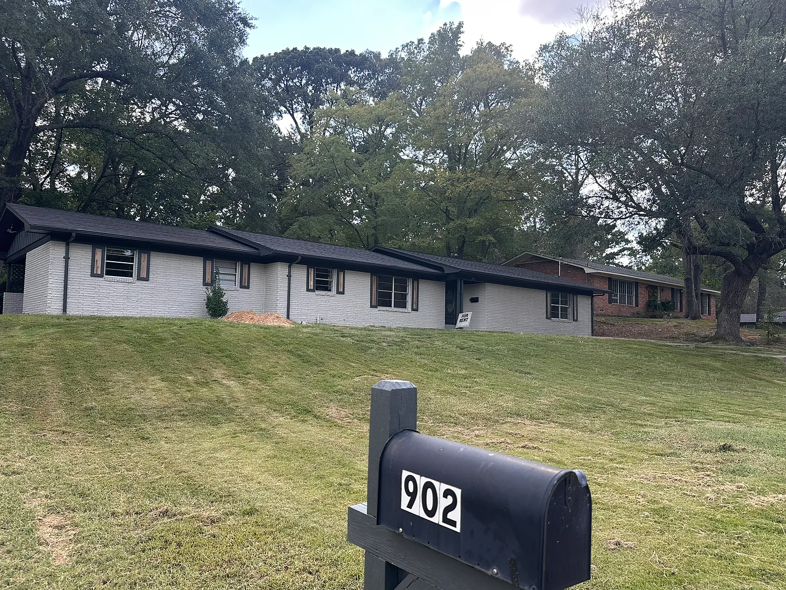 4 bed, 2.5 bath, 1920 sqft, $2,350 — Photo 1