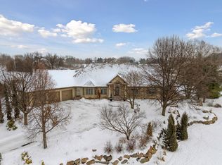 675 Navajo Rd W, Hamel, MN 55340