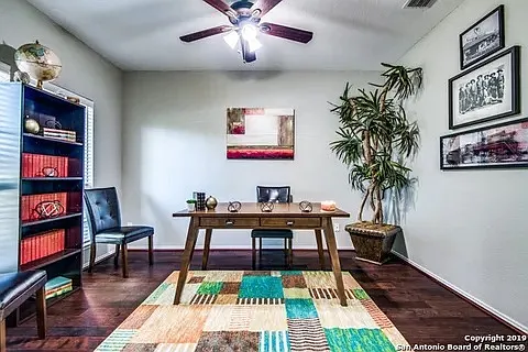 4 bed, 2157 sqft, $2,200 — Photo 4