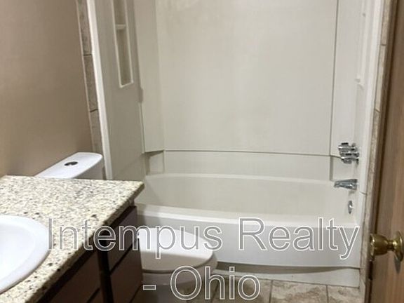 5th image of 7469 Huntington Dr #3