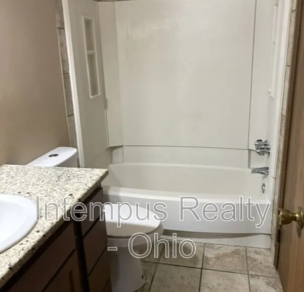 7469 Huntington Dr #3 — Photo 5