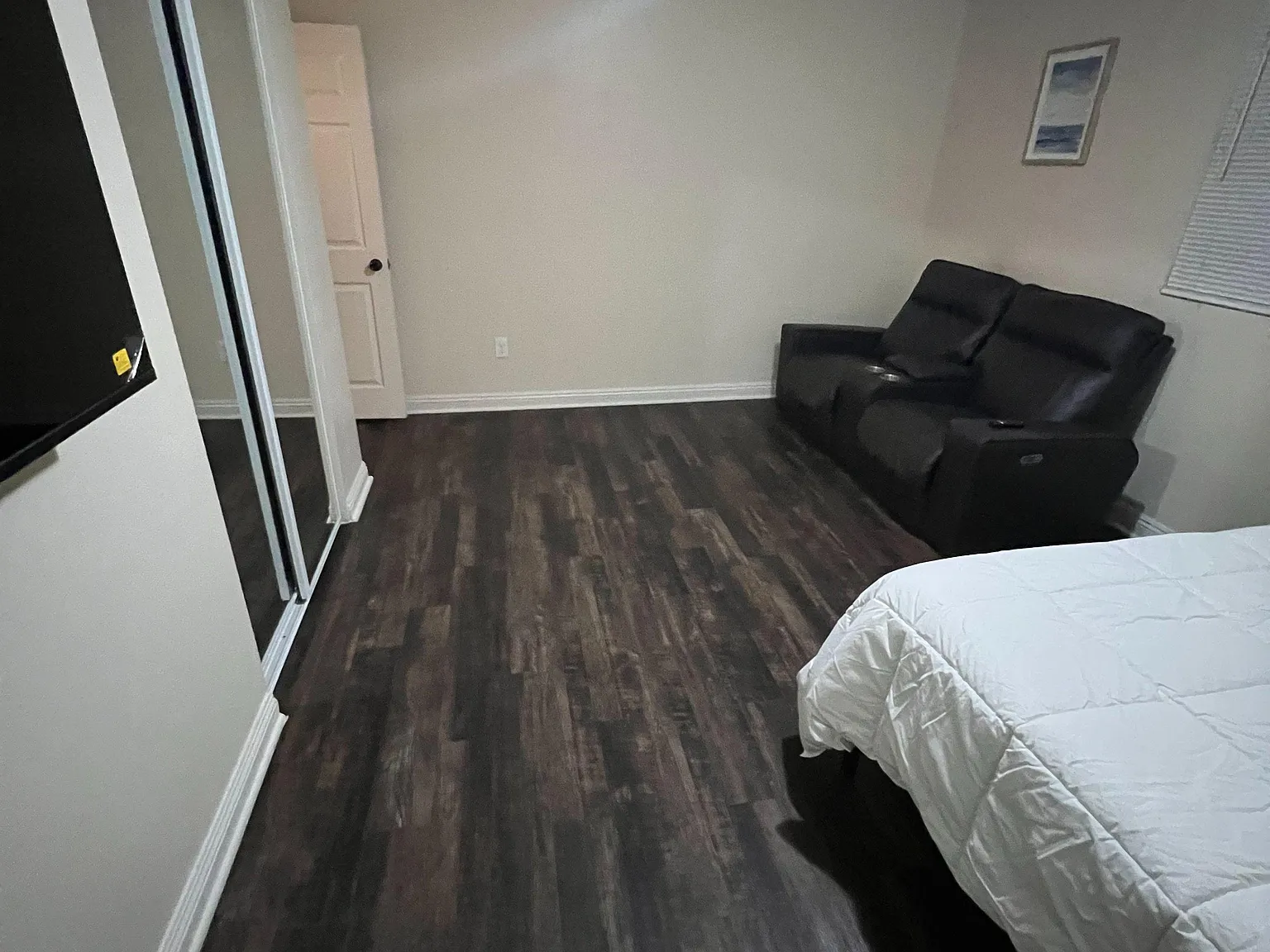 4 bed, 3.0 bath, 1600 sqft, $1,421 — Photo 1