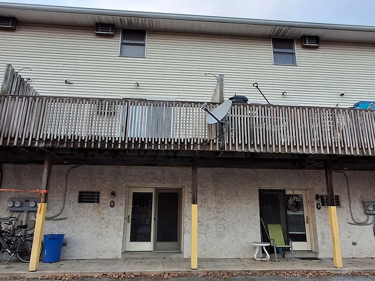 110 E Hummelstown Street — Photo 3