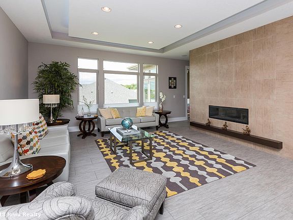 3rd image of 9295 Winterberry Ct
