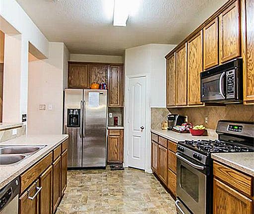 4th image of 33003 Greenfield Forest Dr