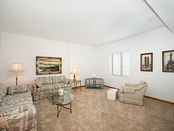 5th image of 1500 S Ardmore Ave APT 310