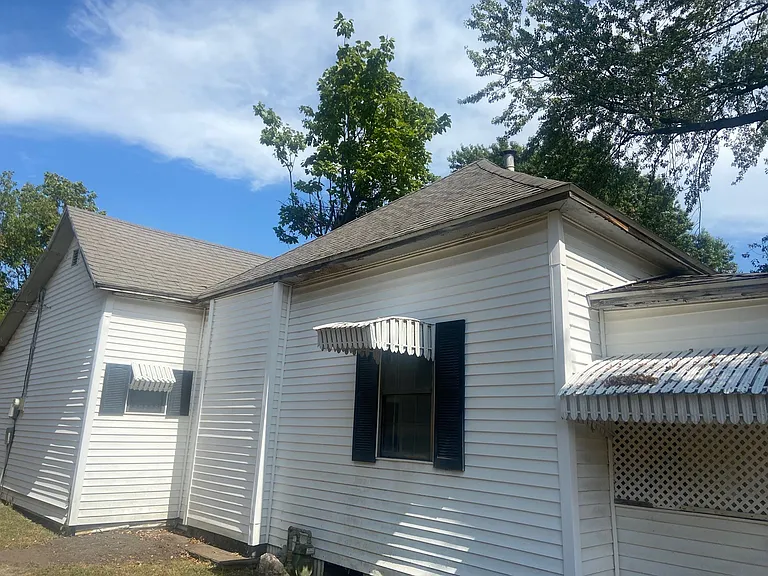312 W Martin Ave — Photo 8