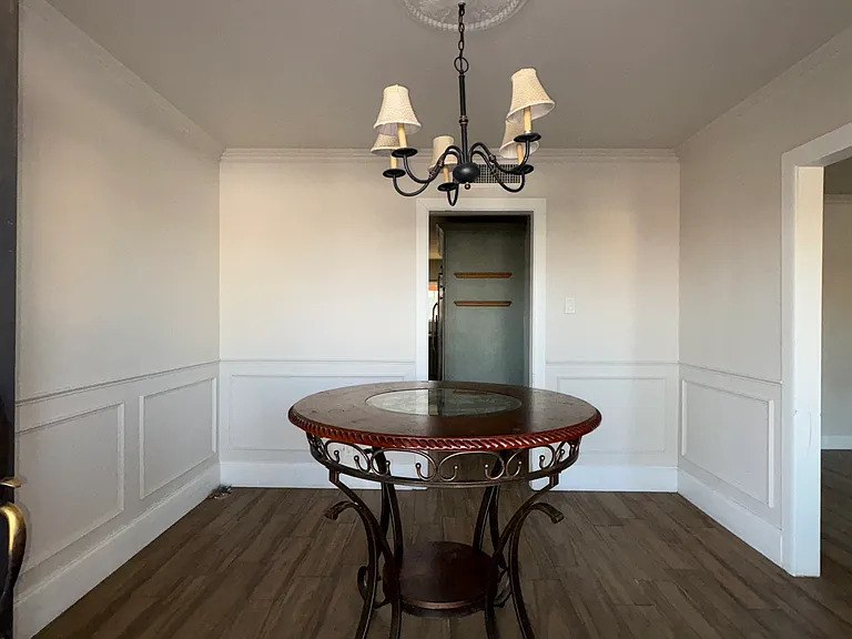 406 S Balboa Rd — Photo 2