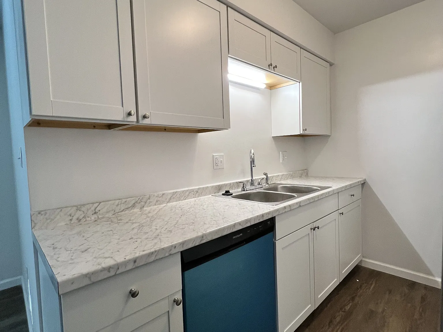 Washington Manor - B-12 — Photo 4