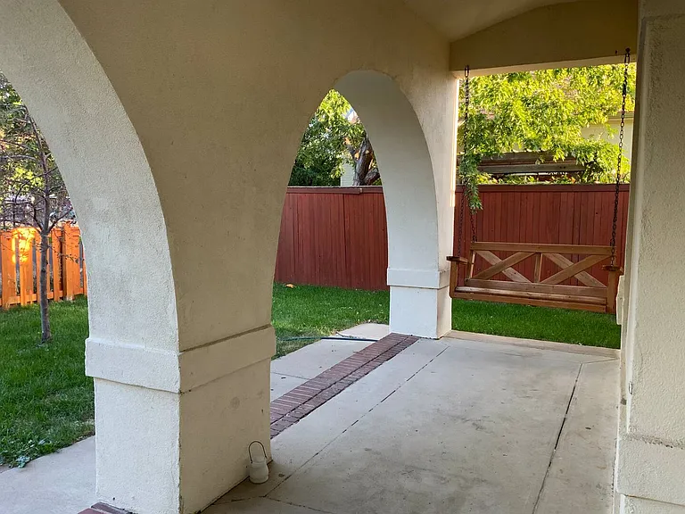 213 N Fox St — Photo 2