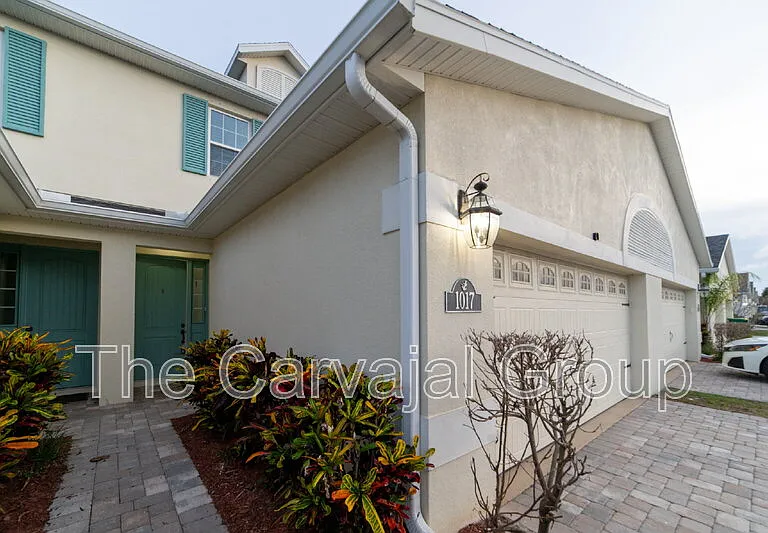 1017 Steven Patrick Ave — Photo 3
