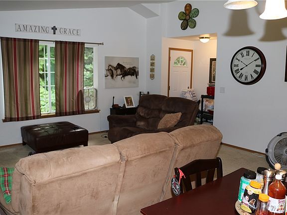 5th image of 80 E Dogwood Pl