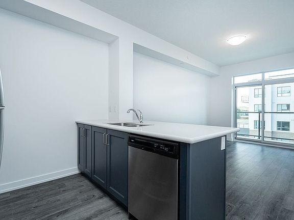 3rd image of 5055 Greenlane #52