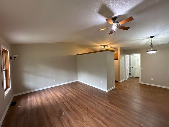 3rd image of 5520 Heather St