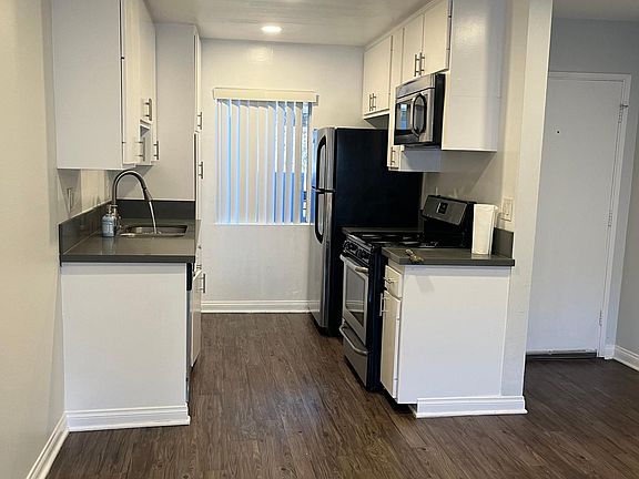 5th image of 1215 N Sweetzer Ave APT 8