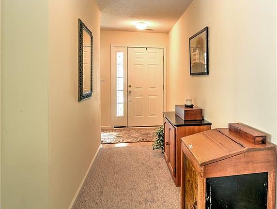 3rd image of 82 Clear Creekside Dr