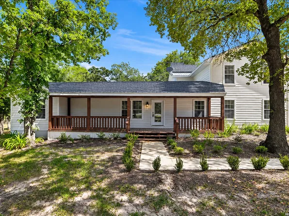 241 OAK HOLLOW DR, La Vernia, TX 78121