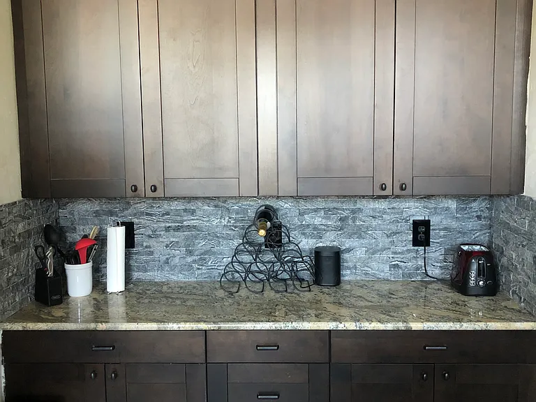 1721 Pleasant St #8 — Photo 9