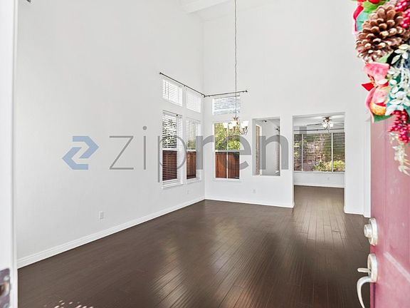 4th image of 848 Cameron Cir