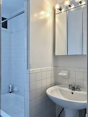 Rented by Matthew Gros-Werter, LREB  | media 30