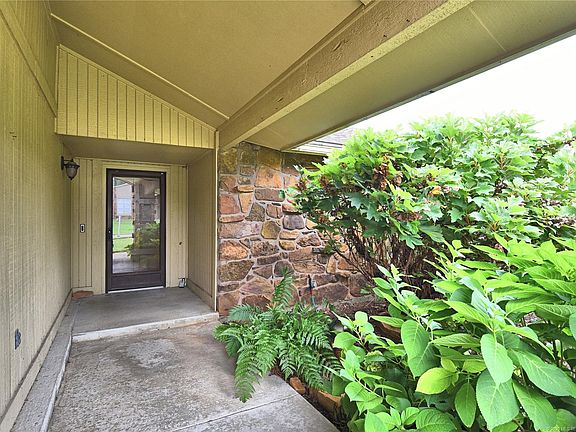 2nd image of 1608 N Hickory Ct